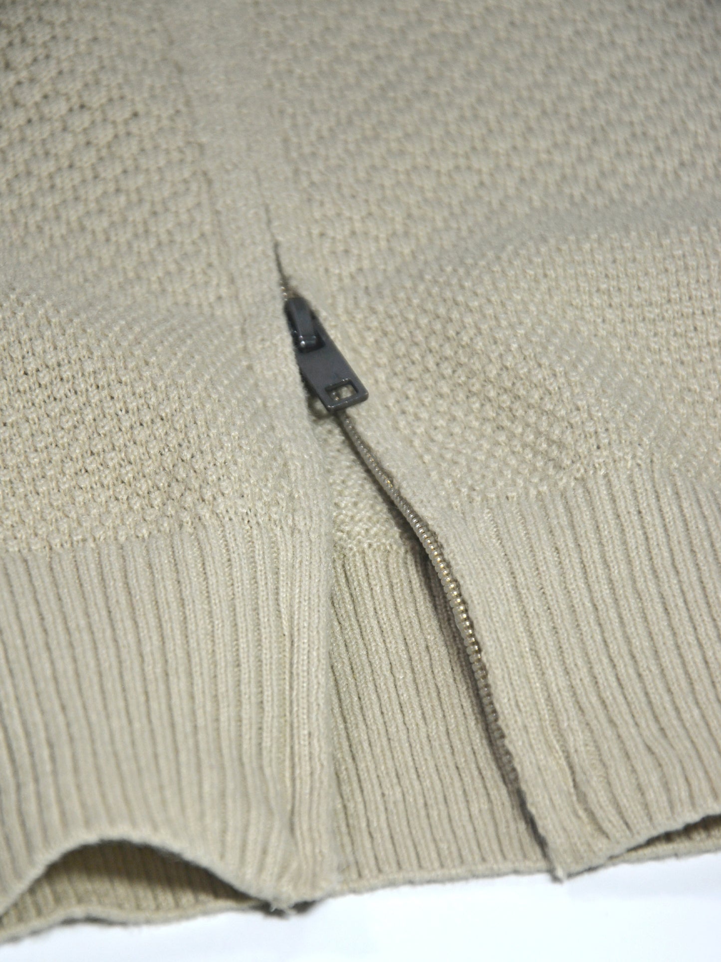 Pull à col fermé zippé