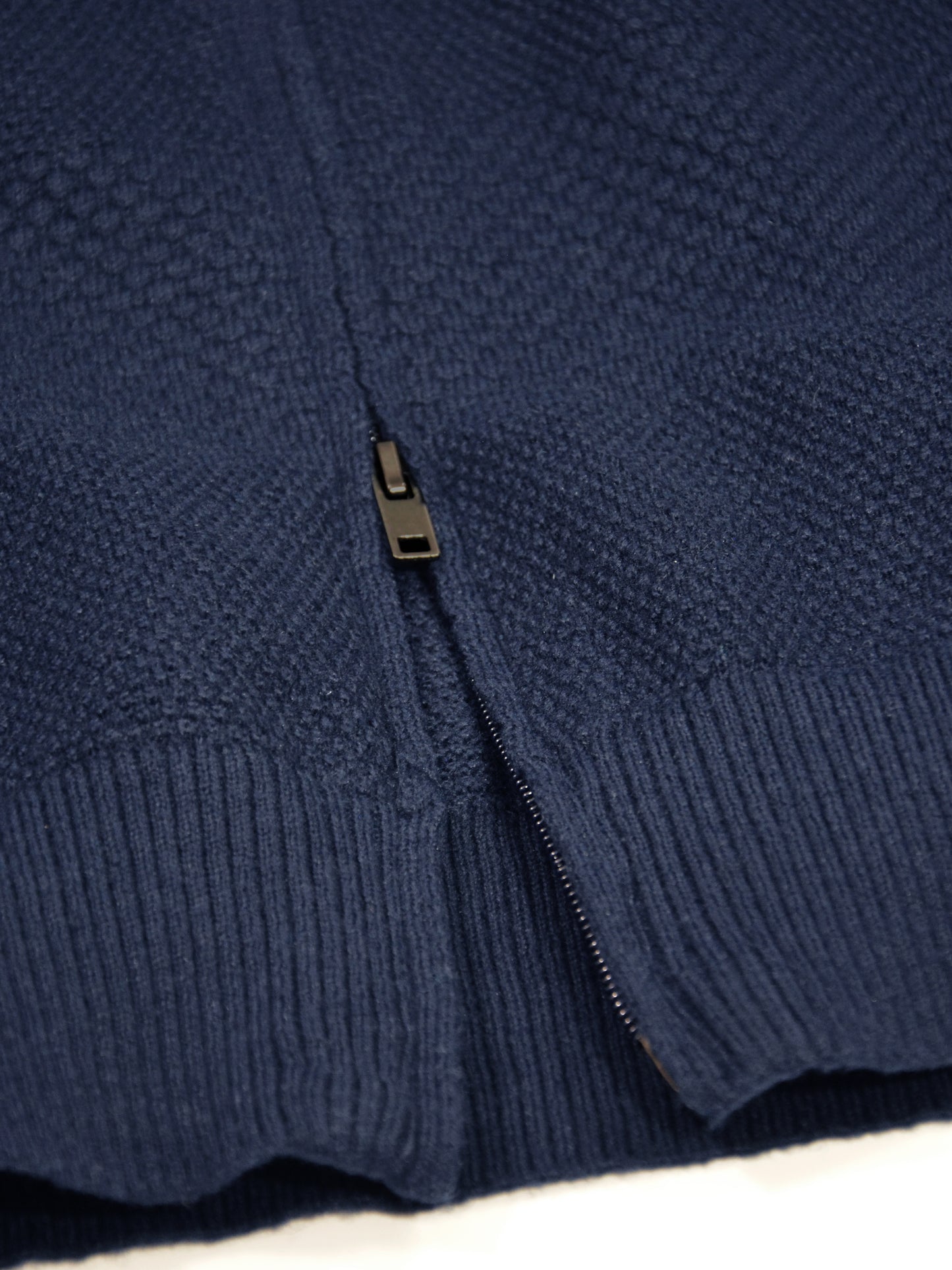 Pull à col fermé zippé