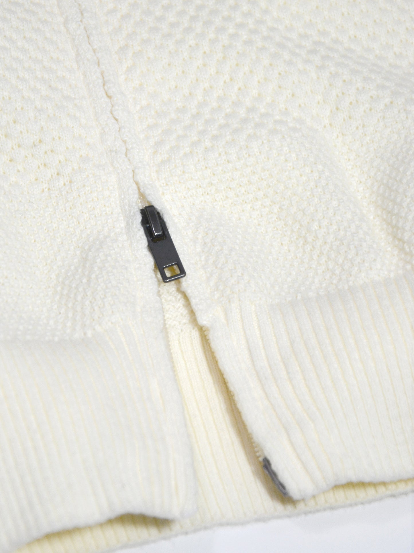 Pull à col fermé zippé