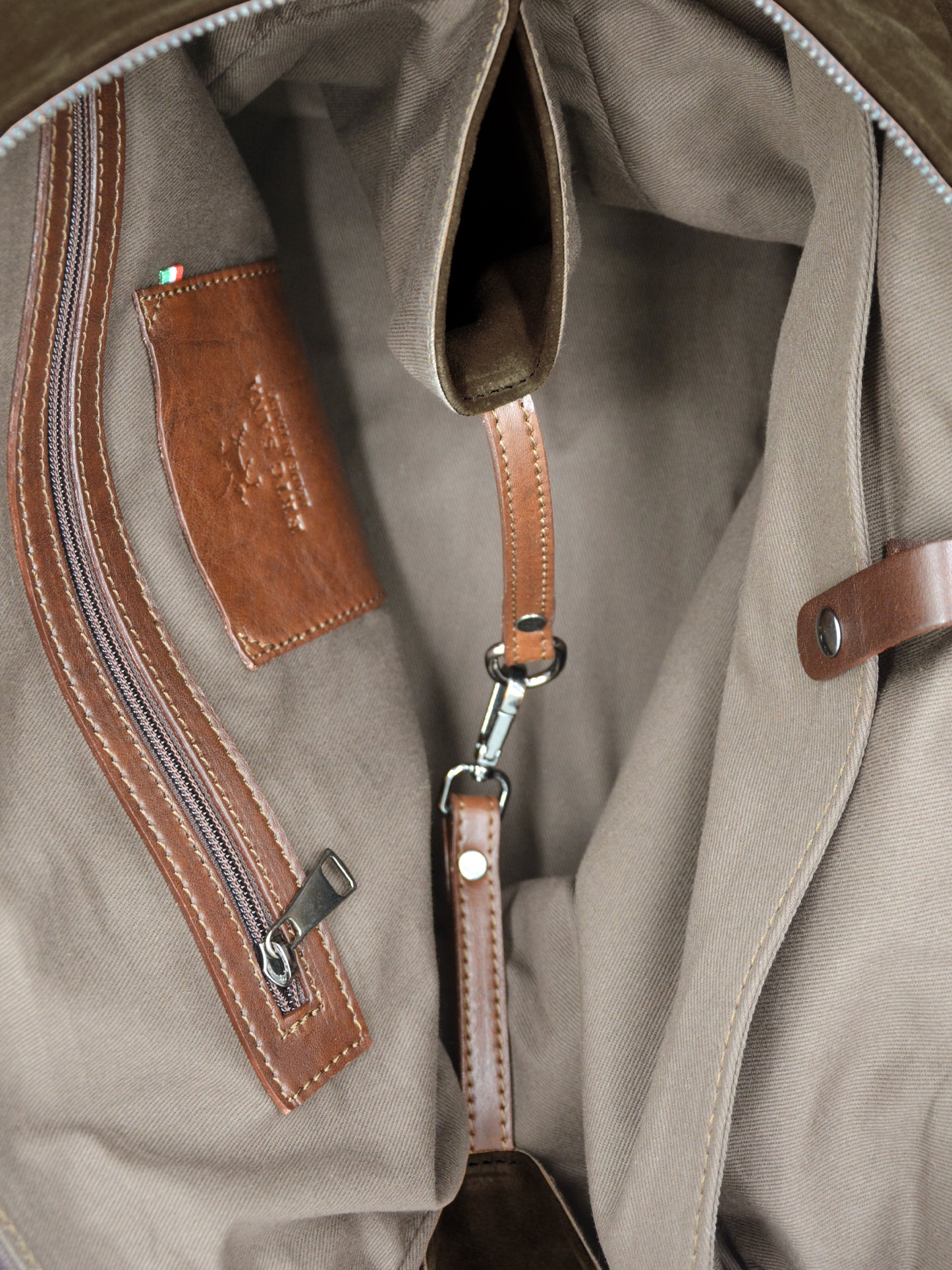 Sac de sport en daim et cuir