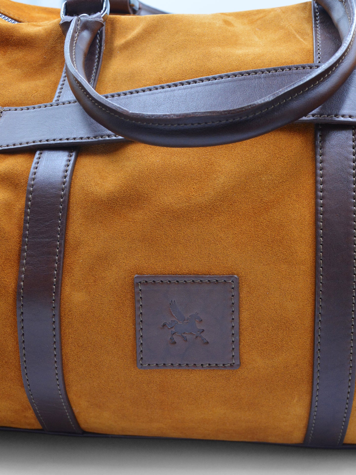 Sac de sport en daim et cuir
