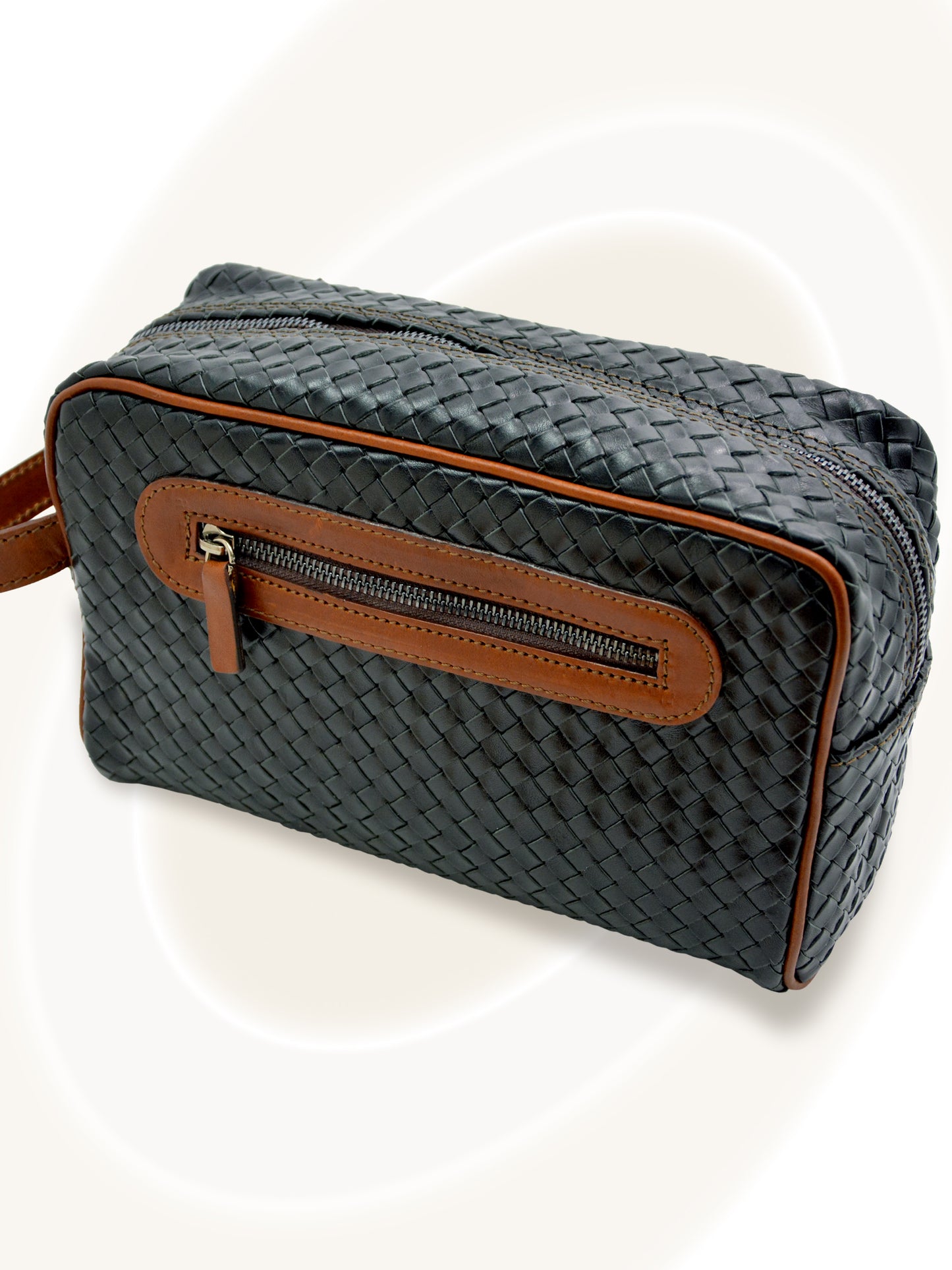 Necessaire in pelle intrecciata a mano
