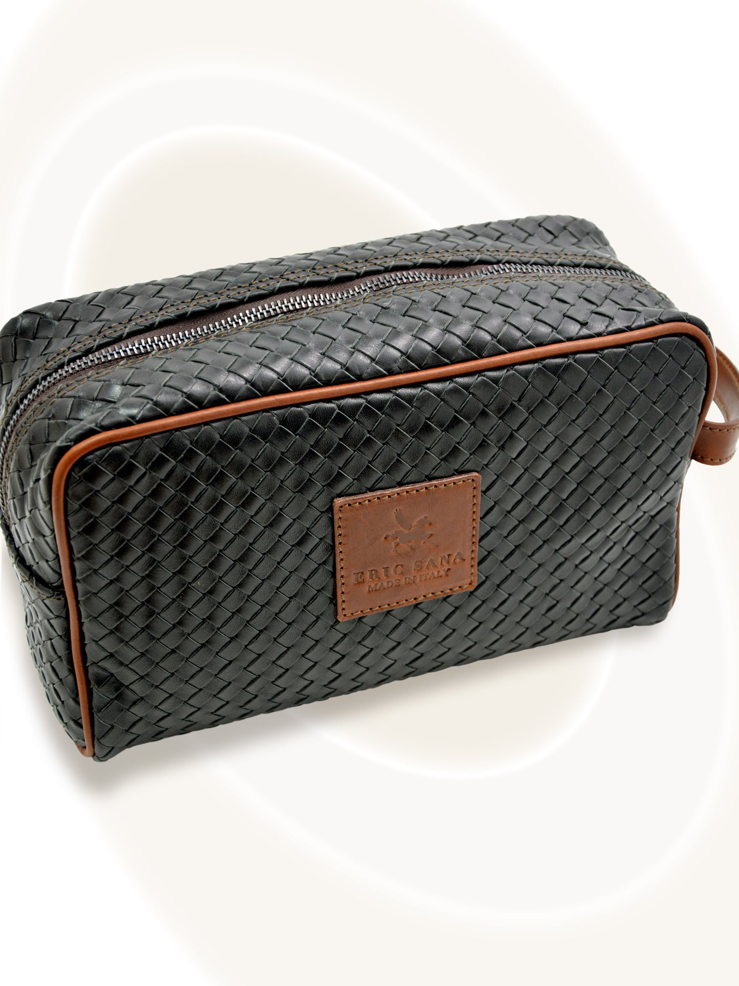 Necessaire in pelle intrecciata a mano