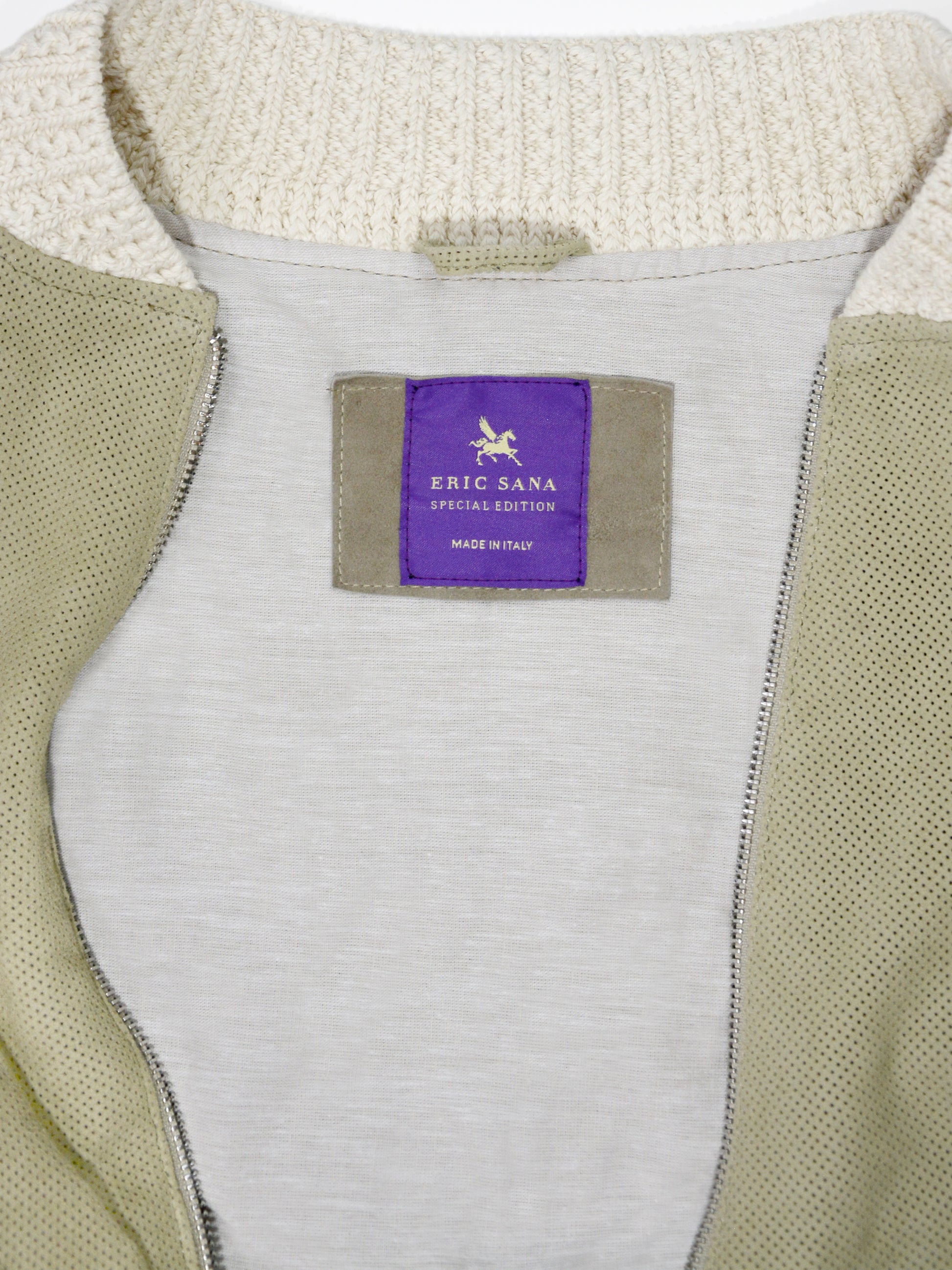 Donatello_Leather_Detail_Sand_Inside_Collar