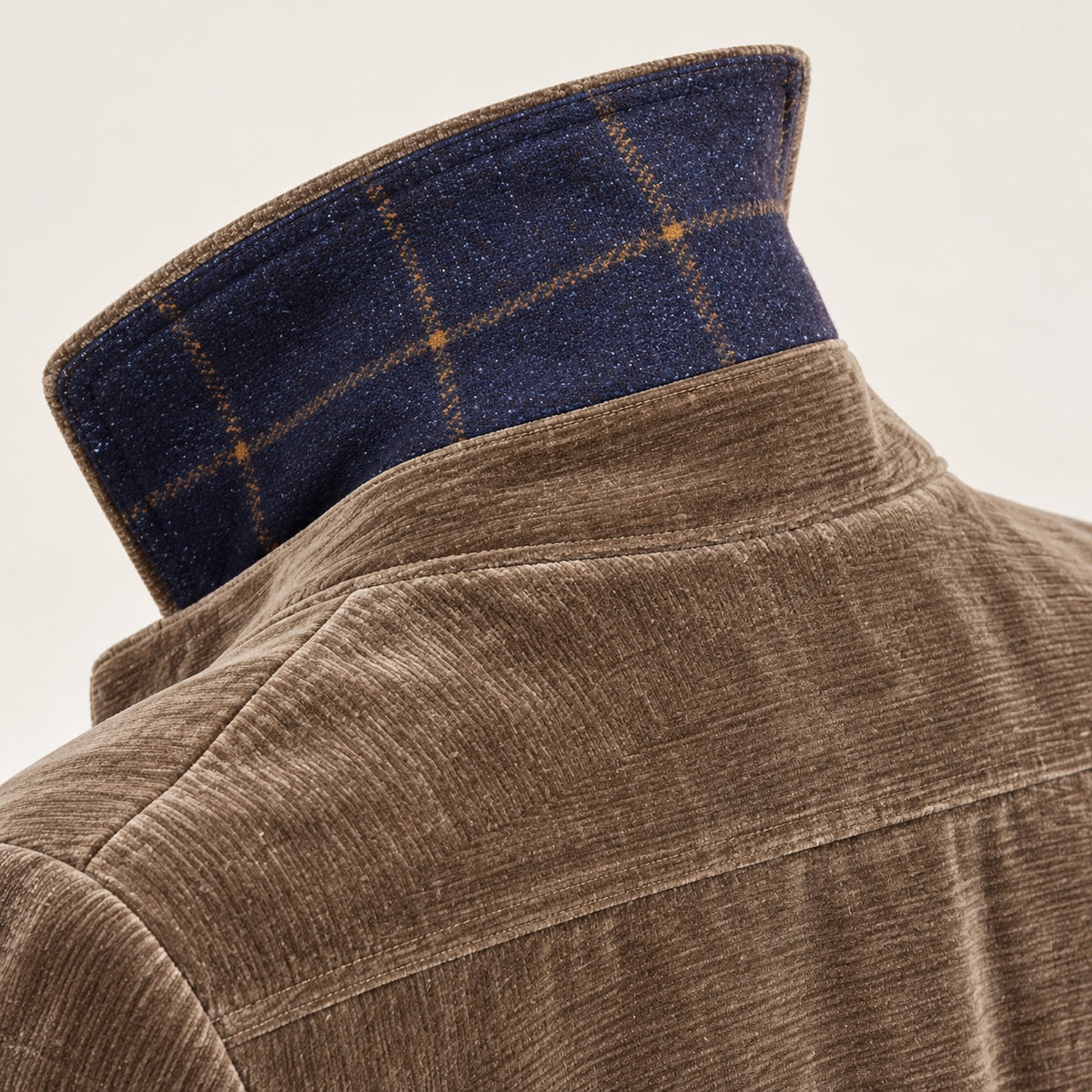 Rear collar close-up showing the Viani shacket blue plaid contrast fabric